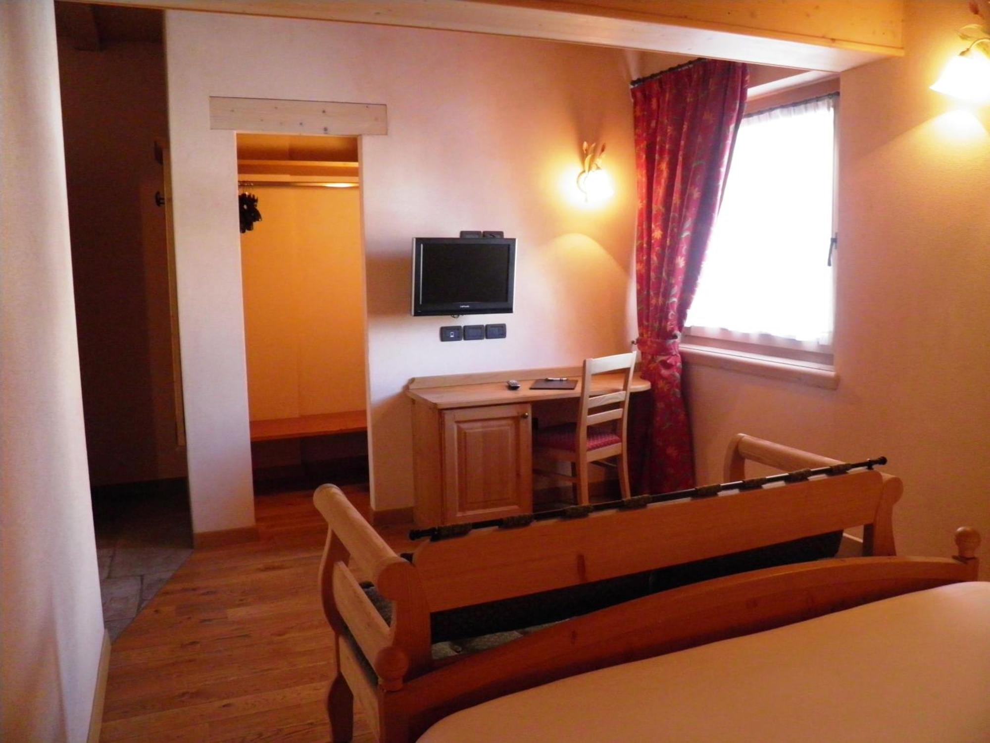 Hotel Pontiglia Livigno Szoba fotó
