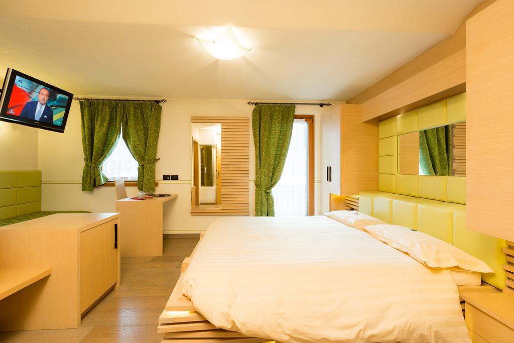 Hotel Pontiglia Livigno Kültér fotó